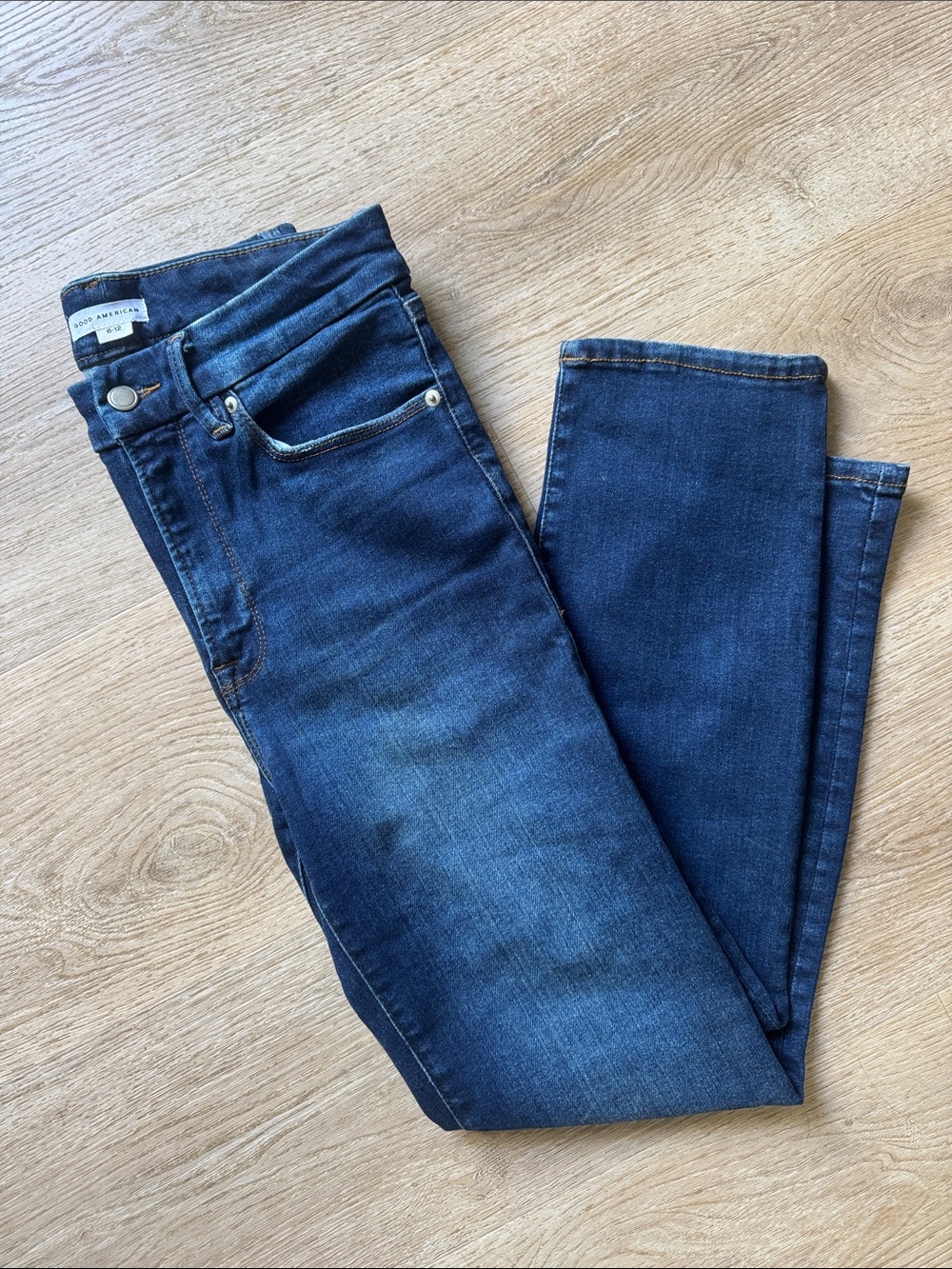 Good American Always Fits Good Legs Cigarette Straight Leg Jeans in Dark Wash